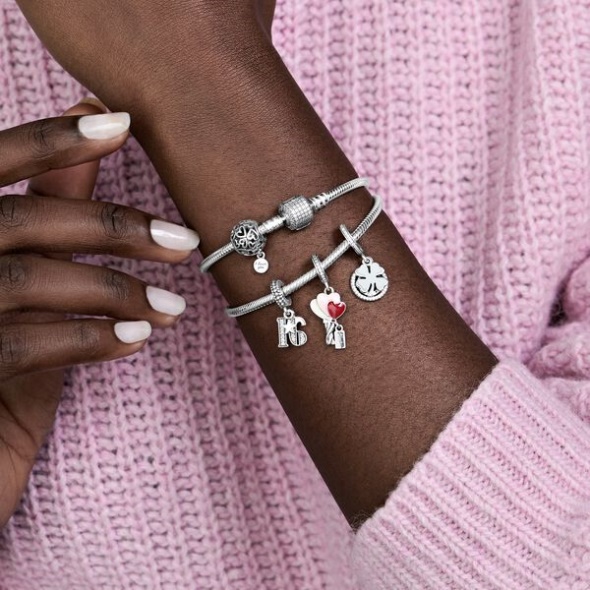 16th Celebration Charm Pandora CA