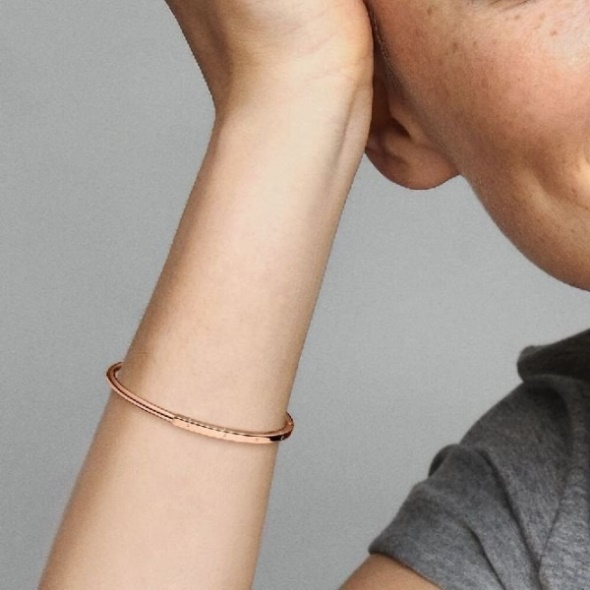 Signature Rose ID Bangle Pandora CA