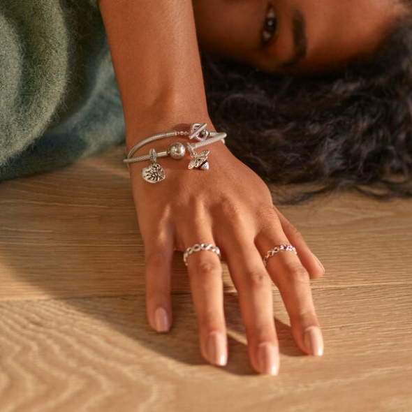 Sparkling Queen Bee Pendant Pandora CA